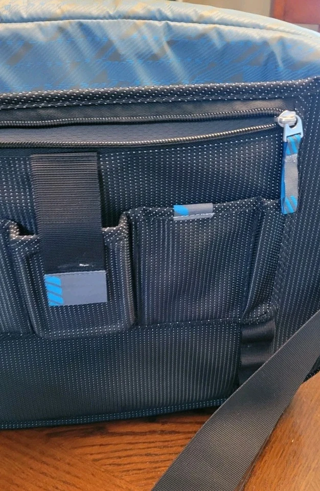 Correa para bolsa de mensajero para computadora portátil Thule negra cruzada TCMB-115 15,4 pulgadas (Q) Foto 4 de 4