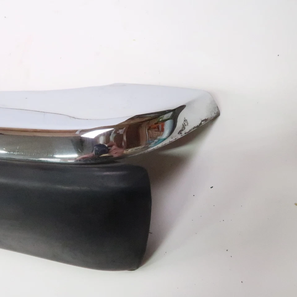 Jaguar XJ6 rear Bumper End Chrome and Rubber Left Driver side 1980-1987 - Изображение 2 из 4