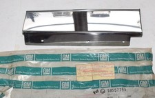 Nos 1978-87 Various Oldsmobile Cutlass Lh Front Fender Frt Lower Molding 557799