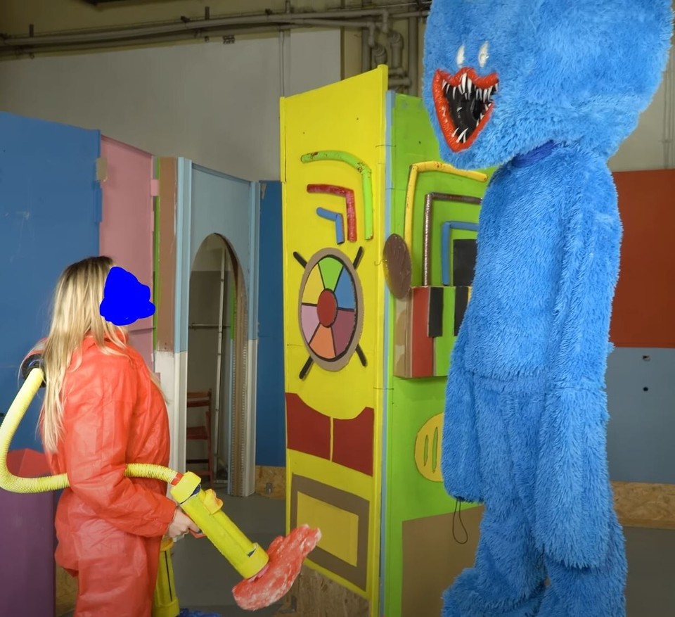 Huggy Cosplays 10'/3m Tall Huggy Wuggy / CatNap Costume + Stilts – Ultimate Horror ...