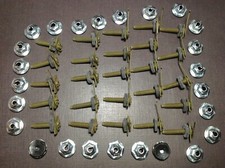 25 Nos Fender Door Hood Moulding Clips Sealer Nuts 12-58 Chevy Pontiac Gm 25 Nos Fender Door Hood Moulding Clips Sealer Nuts 12-58 Chevy Pontiac Gm