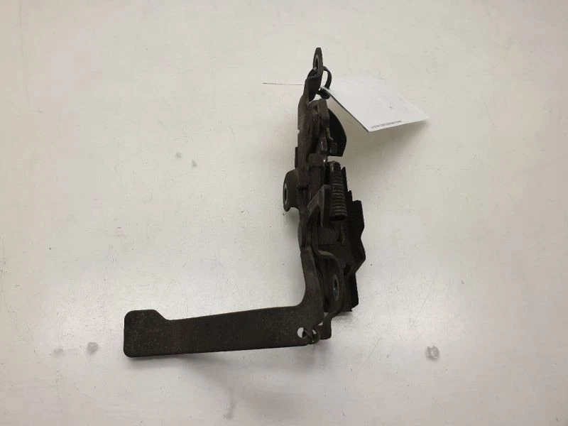 88-91 TOYOTA COROLLA HOOD LATCH - Image 3 of 4