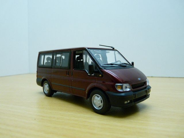 Ford Transit Tourneo 1/43 bordeaux métallisé IV, cadeau idéal passionné