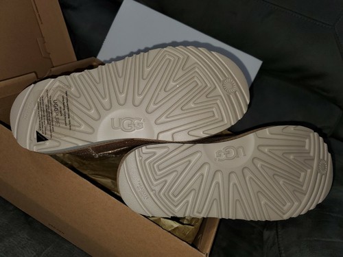 Ugg kids' classic short ii glitter gold boot size 4 in box - Picture 3 of 4