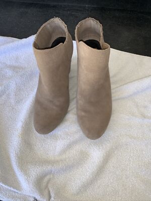 DV8 Dolce Vita Boots Womens 8 Slip On Wedge Ankle Bootie Beige