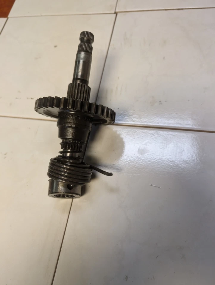 1979-83 HONDA XL250S KICK STARTER SPINDLE SHAFT ASSY - Image 3 of 4