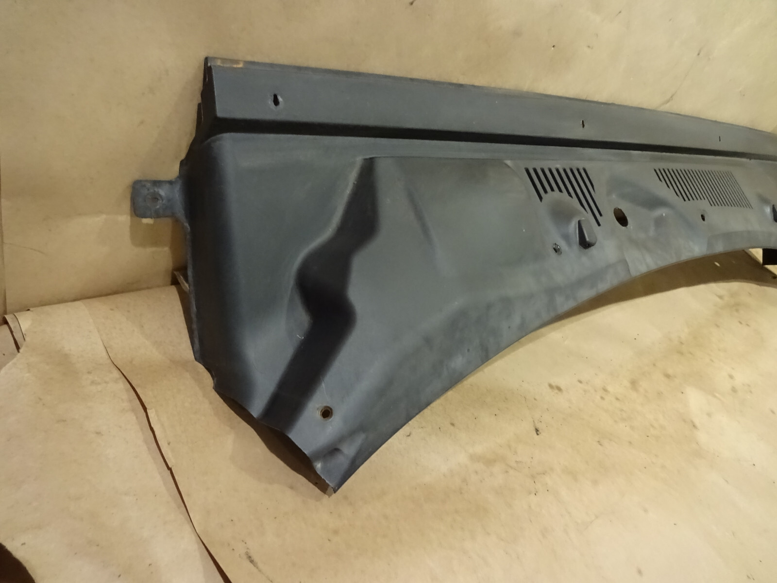 Maserati 4200 - Front Center Under Windshield Cowl Plate - USED - P/N  66365800
