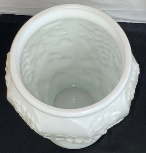 Westmoreland PANELED GRAPE WHITE *12" BLOWN VASE/PICKLE JAR* PG72* - Picture 2 of 2