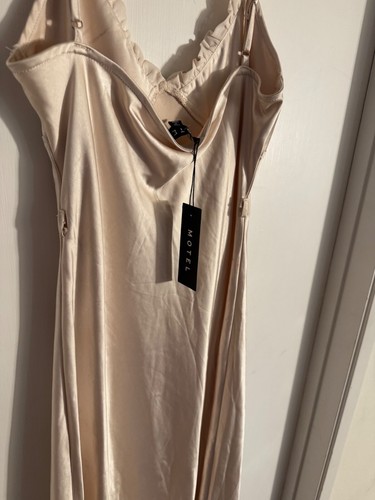 Women NWT "Motel" champagne sleeveless slip dress. Size Med - Picture 3 of 3