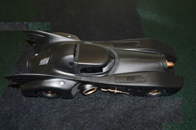 Batmobil 1989 Diecast Modell 1:18 - Sammlerstück Mit Metallkarosserie & Gummireifen
