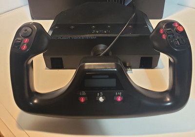 Saitek Pro Flight Simulator Yoke  USB FOR PART POWERS ON.