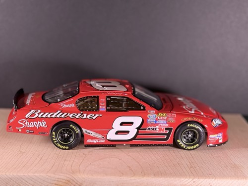 Dale Earnhardt Jr 1:24 ACTION 2007 #8 SHARPIE BUDWEISER NASCAR Drivers Select - Picture 2 of 14