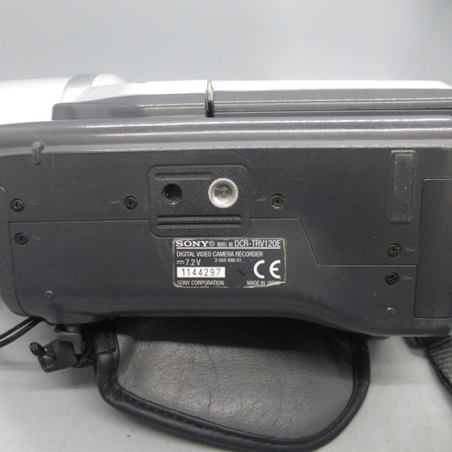 Sony Handycam DCR-TRV120E Handheld Digital8 8mm Camcorder Silver Tested - Picture 6 of 9