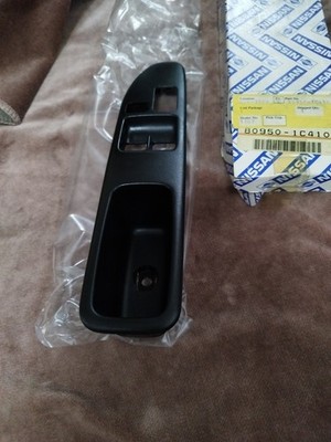 Genuine Nissan Serena C23 Front Right Inner Door Window Switch Trim 809501C410