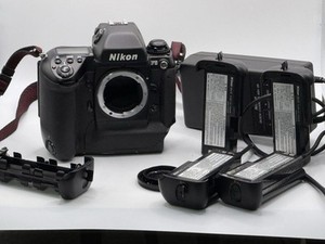 Nikon F5 35mm SLR Film Nikon 3086137 Camera Body Only & Battery & Adapter