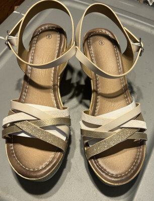 Hawkwell Open Toe Sandler Gold Synthesis Size 9 New