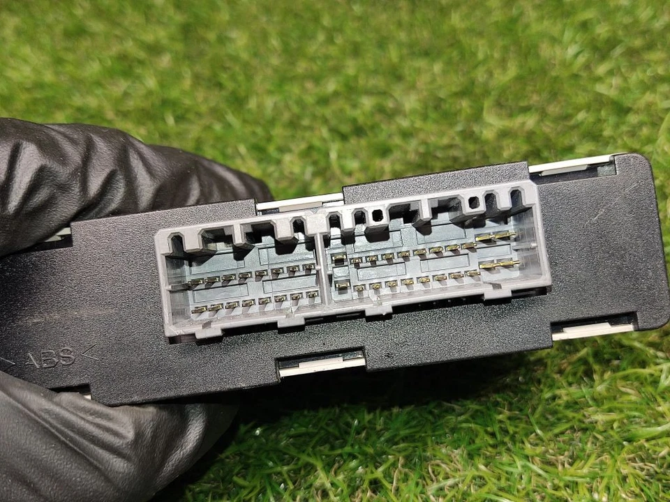 Mitsubishi Carisma 1997 Other ECU Modules MR238029 DTR54637 - Image 4 of 4