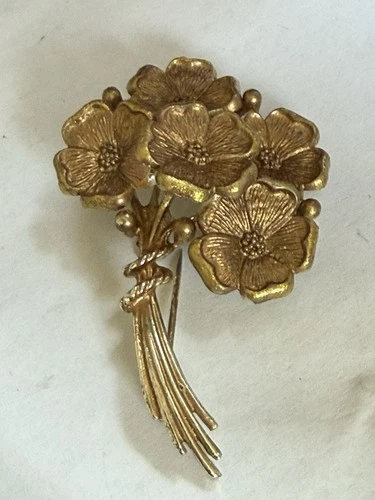 VTG  3” GOLD PLATED FLORAL BOUQUET BROOCH/ PIN- COSTUME JEWELRY