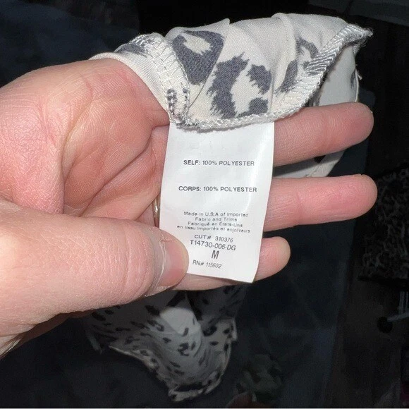 Camisa leve semi transparente leopardo branco exuberante tamanho médio - Imagem 4 de 4