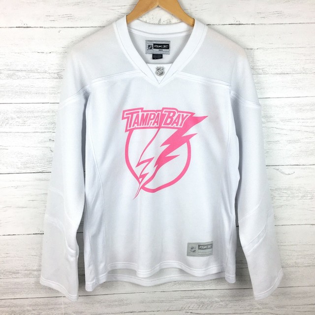 pink tampa bay lightning jersey