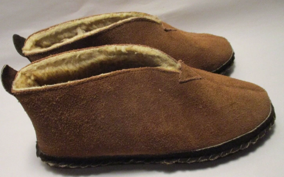 Bass Grizzly Mens 9M Leather Upper Durable Outsole, Faux Fur Lined Cozy Slippers - Image 4 of 4