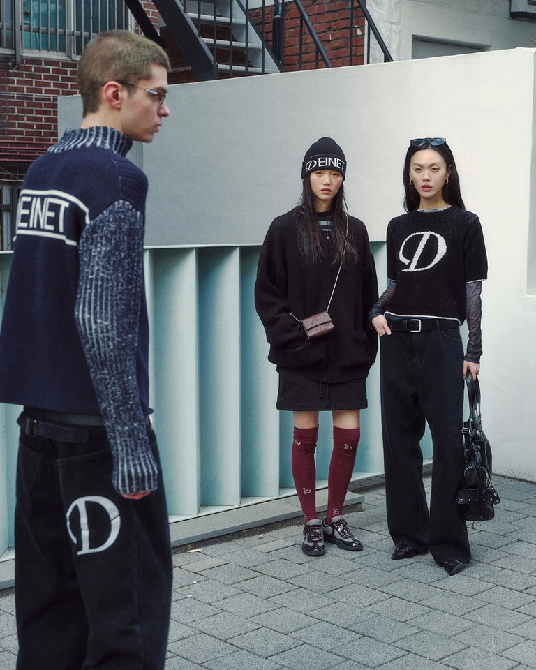 Escova de Cabelo Limitada Marca K-pop, DEINET, Matin Kim - Imagem 4 de 4