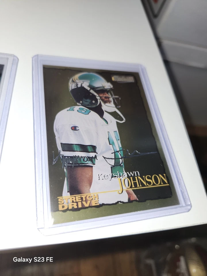 Mini casco Keyshawn Johnson RC AUTO ¡Con estuche y lote de 4 tarjetas! NY Jets! 2 RC'S Foto 3 de 4