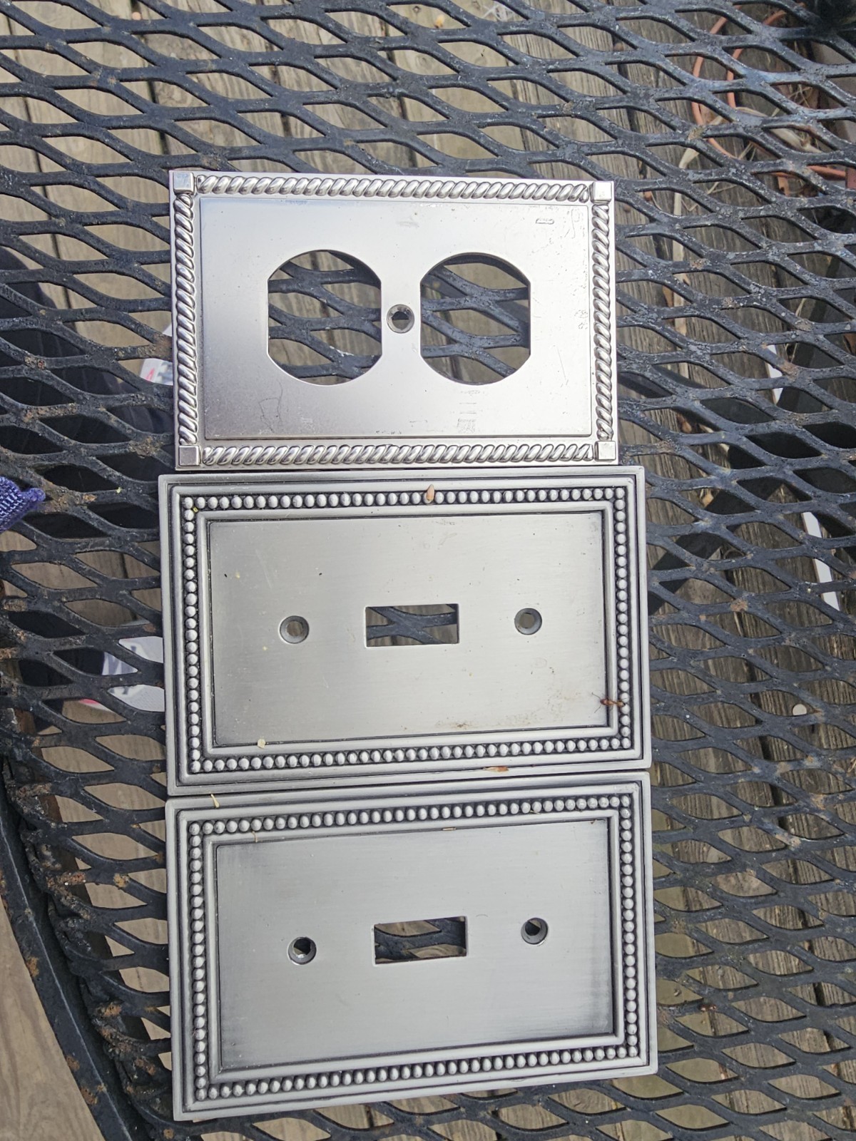 Light Switch & Outlet Cover Plates Leviton