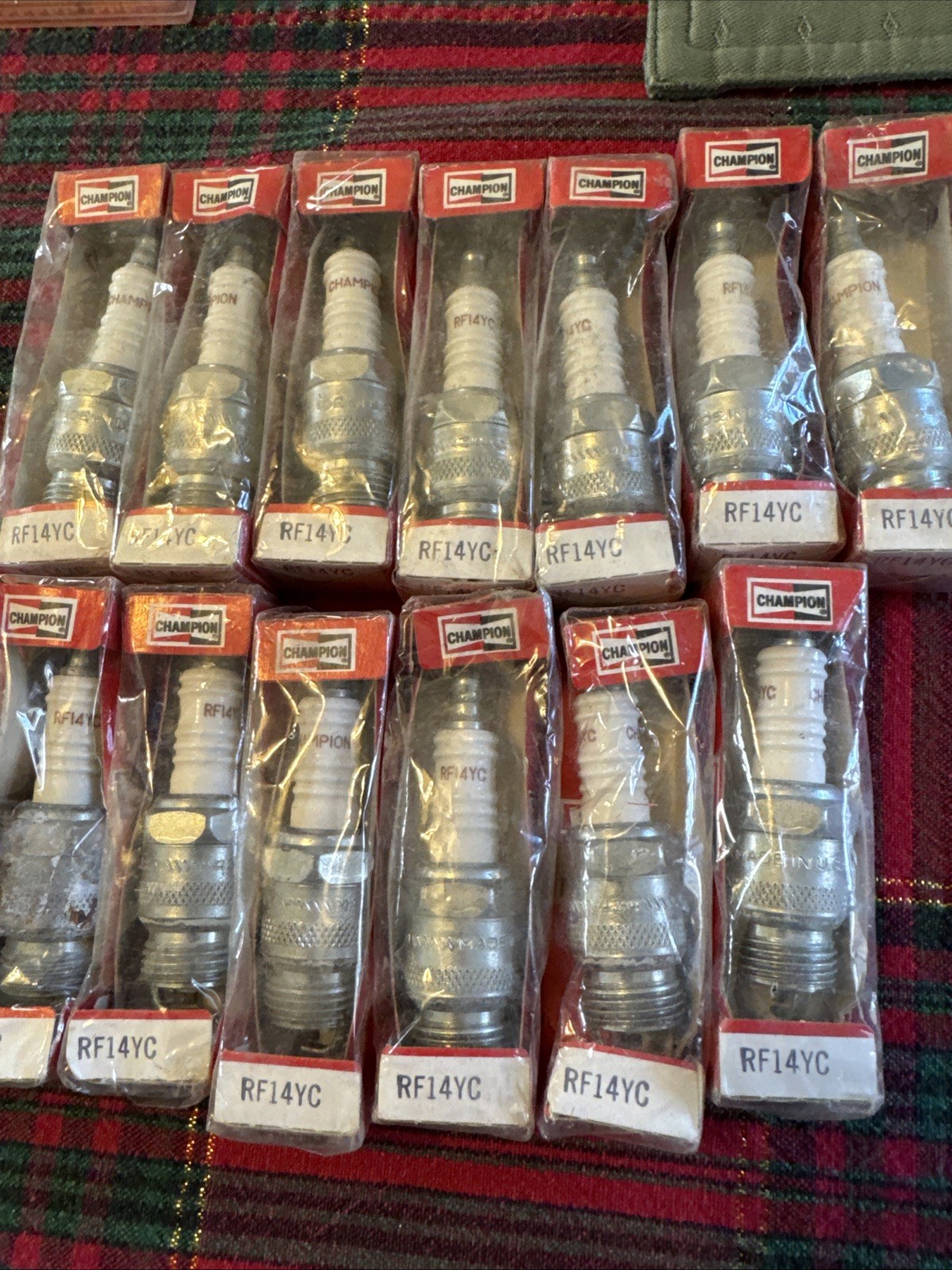 NEW LOT OF 14 0810 Champion Spark Plug RF14YC vintage