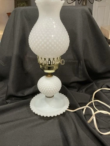 Vintage White Milk Glass Table Lamp Hobnail Ruffle Scalloped H 15.5 Needs Work