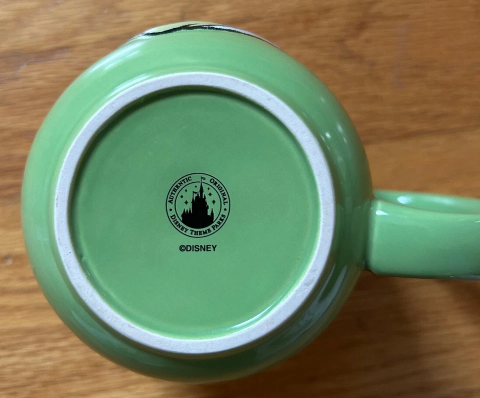 Taza de café verde 18 kt conciencia oficial de cricket Pinocho y Peñico Disney Foto 3 de 4