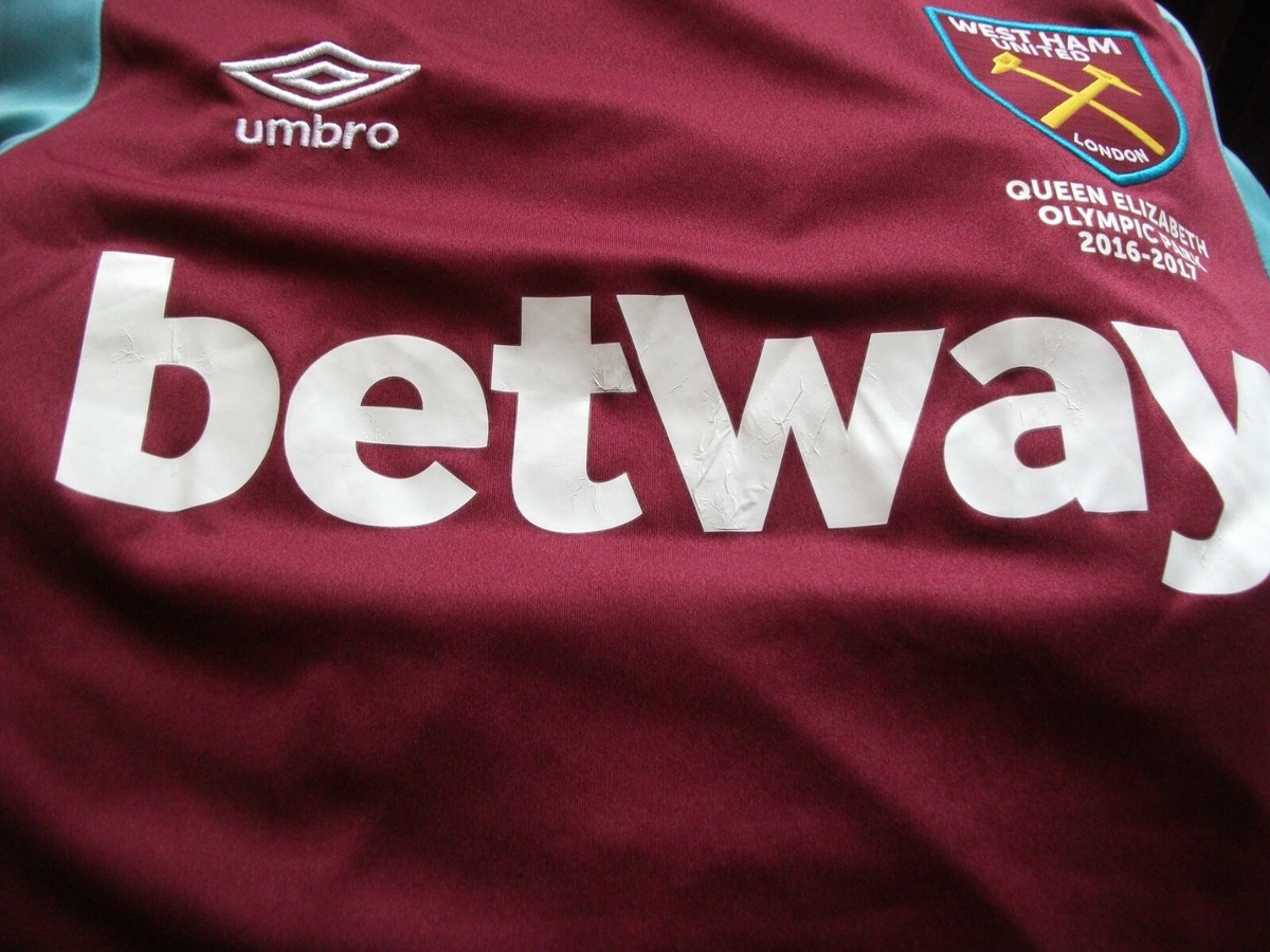 West Ham United 2016 - 2017 Home football shirt jersey Umbro