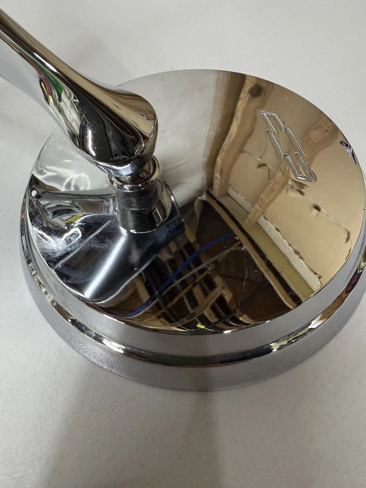 1965–1966 Chevrolet Chevelle, D–3863609–C1  Bowtie Mirror Driver Excellent Shape - Image 2 of 4