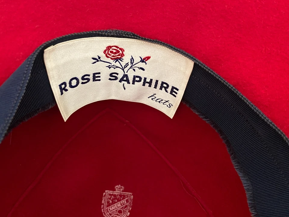 复古 Red Felt Rose Saphire by Mallory 带海军丝带装饰镂空帽 — 第 4/4 张图片