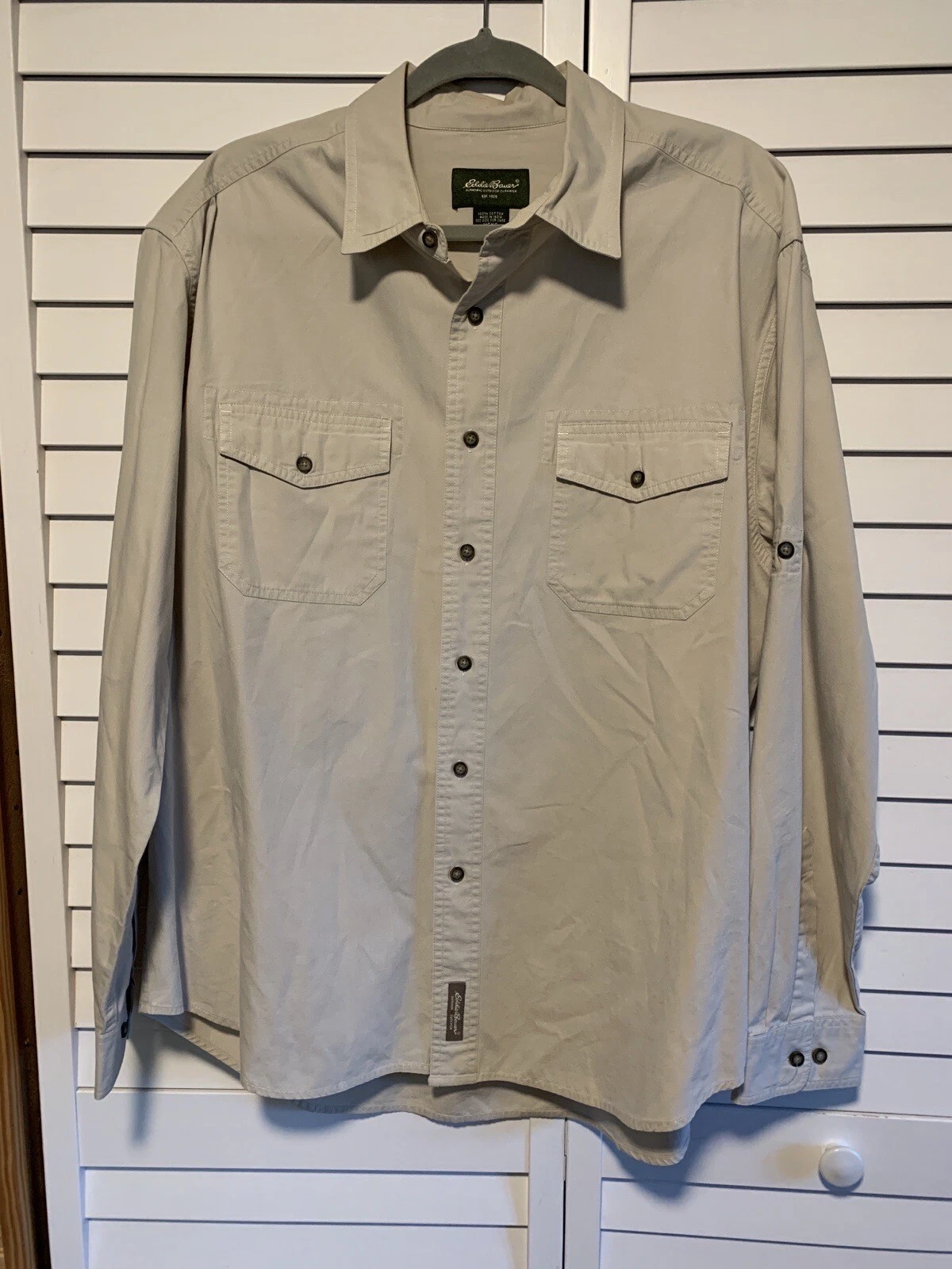 Eddie Bauer Shirt Mens Large 100% Cotton Khaki Long Sleeve Button Up Pockets