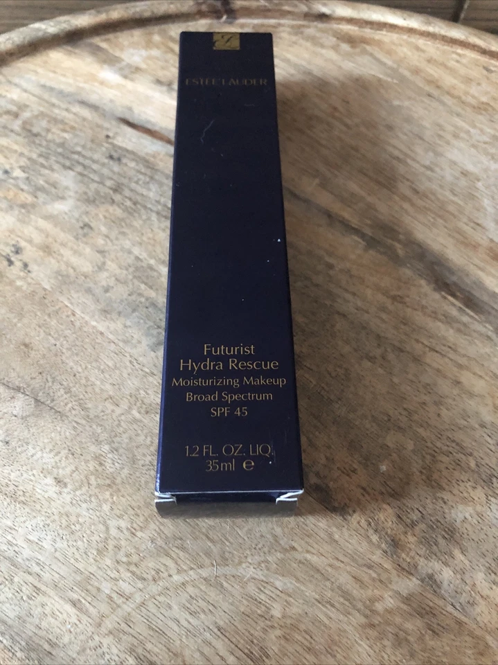 Estee Lauder Futurist Hydra Rescue Moisturizing Makeup Spf45 - 8C2 Intense Java  - Image 4 of 4