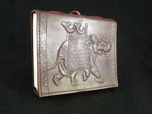 Tanzender ELEFANT - kleines handgefertigtes Leder Notizbuch Tagebuch, ungefütterte Seiten - Bild 2 von 7