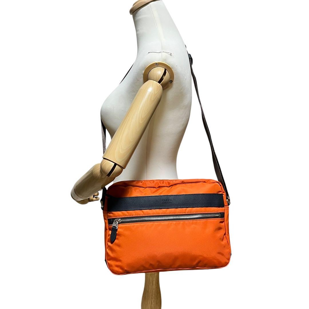 TAKEO　KIKUCHI Unused Takeo Kikuchi Shoulder Bag Diagonal Hanging Vertical