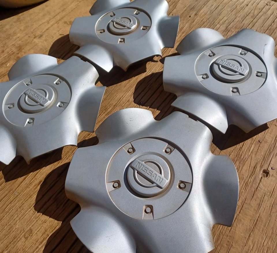 Juego de 4 tapas centrales Nissan Pathfinder, 1999-2002 parte # 40315 2W600 Foto 2 de 3