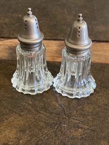 "Salero y pimentero de 3,5"" de alto enchapado en cristal plateado de colección"