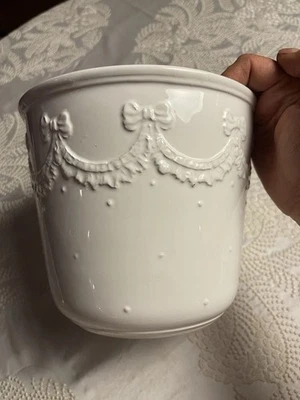 VTG Italy BASSANO Ceramic Planter White Raised Ribbon/Bows Cache Pot Jardiniere - Image 1 of 4