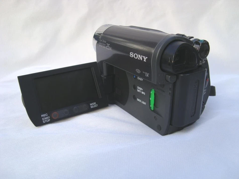 Sony DCR-HC47E Camcorder MiniDV. PAL. Nightshot. VGC. Boxed. 1-yr warranty. - Image 4 of 4
