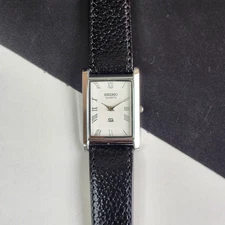 Vintage Seiko Slim Quartz White Face Gentlemen's Wrist Watch - FREE SHIPPING