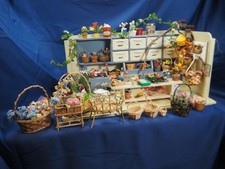 Alter Kaufladen / Blumenladen mit viel Zubehör