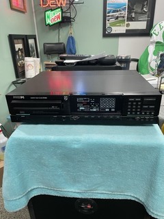 Clean Vintage Philips CD 880 With Remote for U to fix the drawer Box CD player