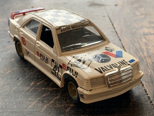 Verem Mercedes Benz 190 Druckguss Modell Rennwagen #41 1/43 kostenlos UK P&P - Bild 1 von 8