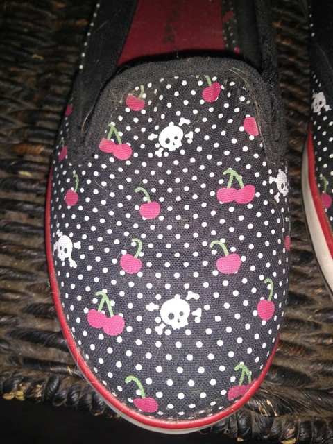 airwalk skull shoes