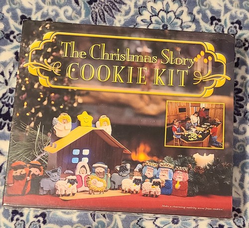 The Christmas Story Nativity Scene Cookie Kit 9 Adorable Cookie Cutters - Picture 5 of 6