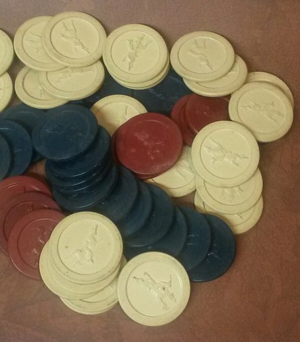 Vintage Jockey Clay Pokerchips rot, weiß und blau - insgesamt 60 - Bild 3 von 5