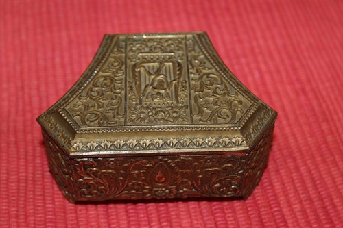 Vintage Victorian Style Trinket Box Cherub Angel Intricate Raised Scroll Work - Picture 3 of 11